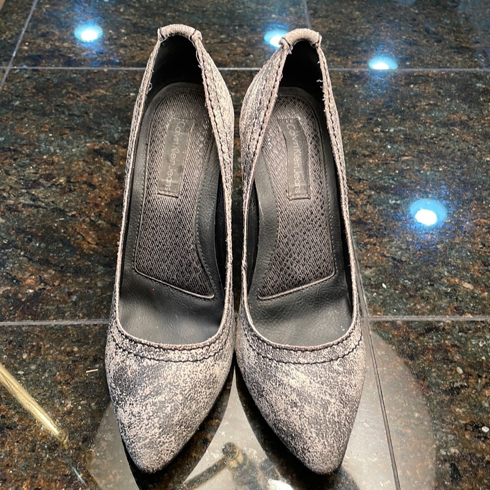 Calvin Klein Jeans, marbled pattern, size 7